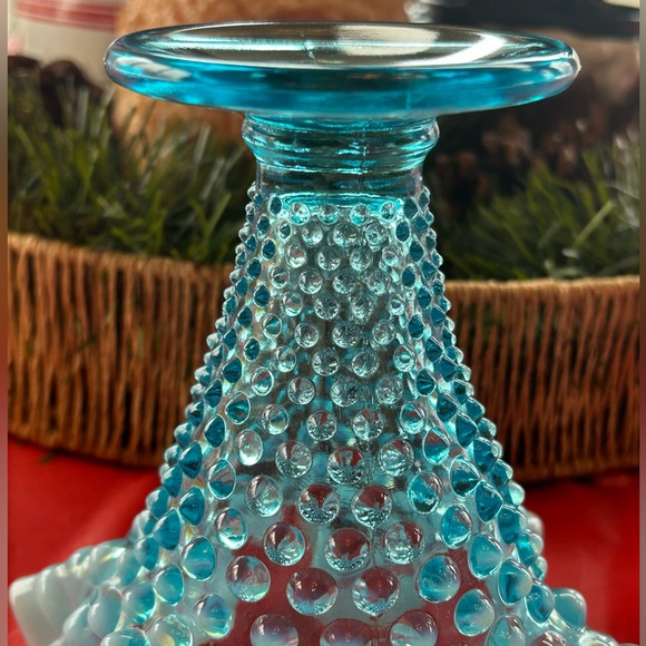 Vintage Fenton Blue Opalescent Hobnail Glass Vase - Picture 8 of 9